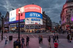 13-855-piccadilly-circus.jpg