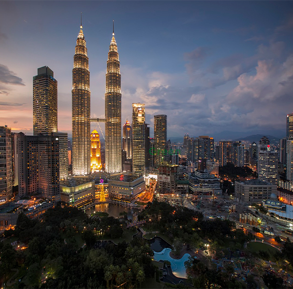 Templos y Rascacielos: Singapur, Kuala Lumpur y Phuket